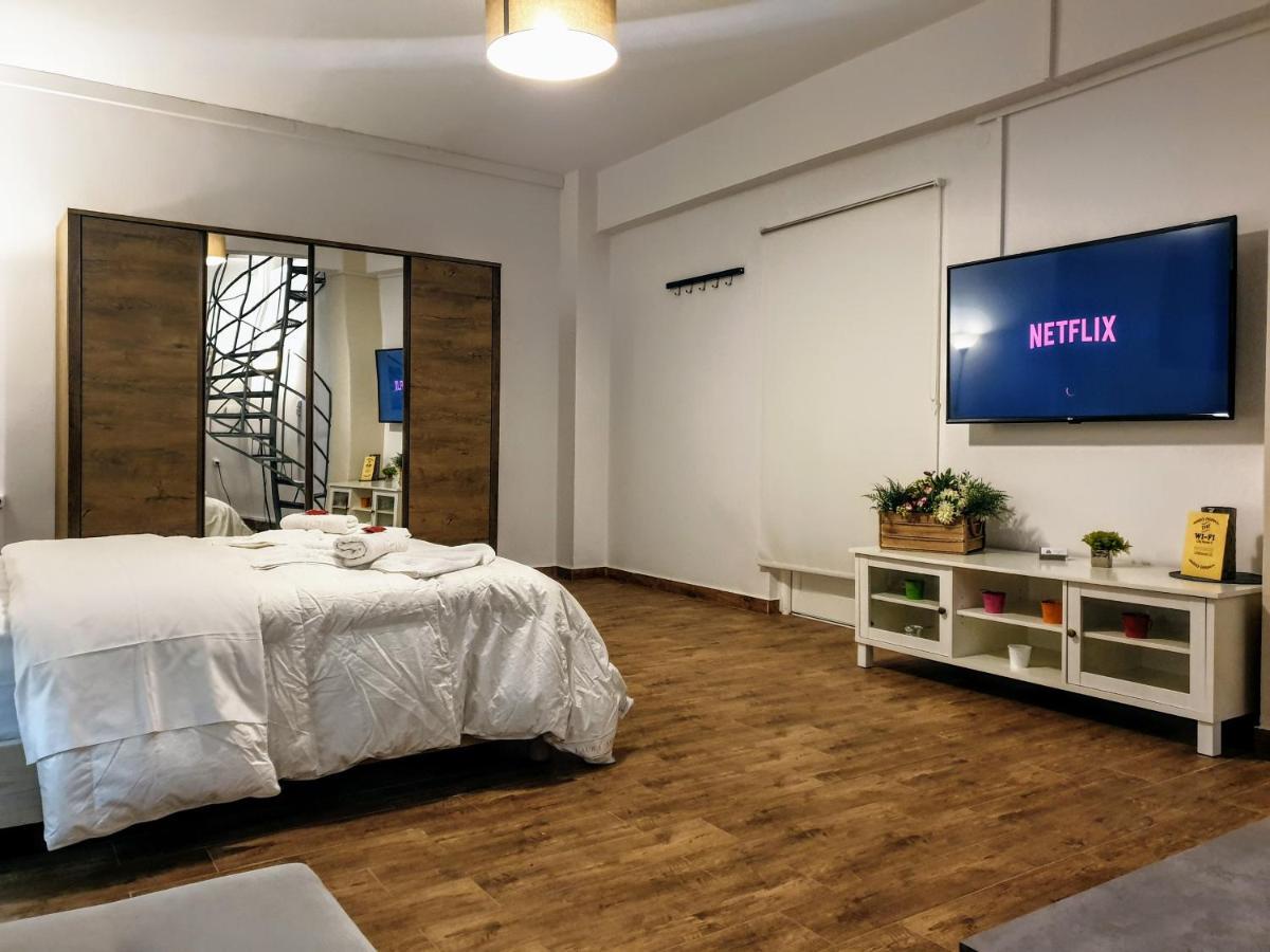 City House Loft Apartment Каламата Екстериор снимка